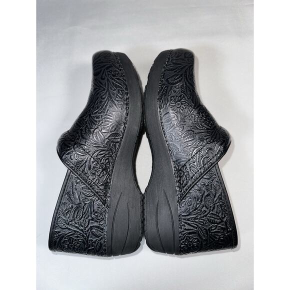 NWOT Dansko XP 2.0 Black Floral Tooled Leather Clogs Womens Sz EU 40 US 9.5 - 10 - Picture 10 of 11